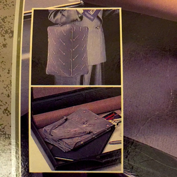 ✈️NEVER USED! Samsonite Inflatable Foot Couch✈️ - Picture 3 of 8